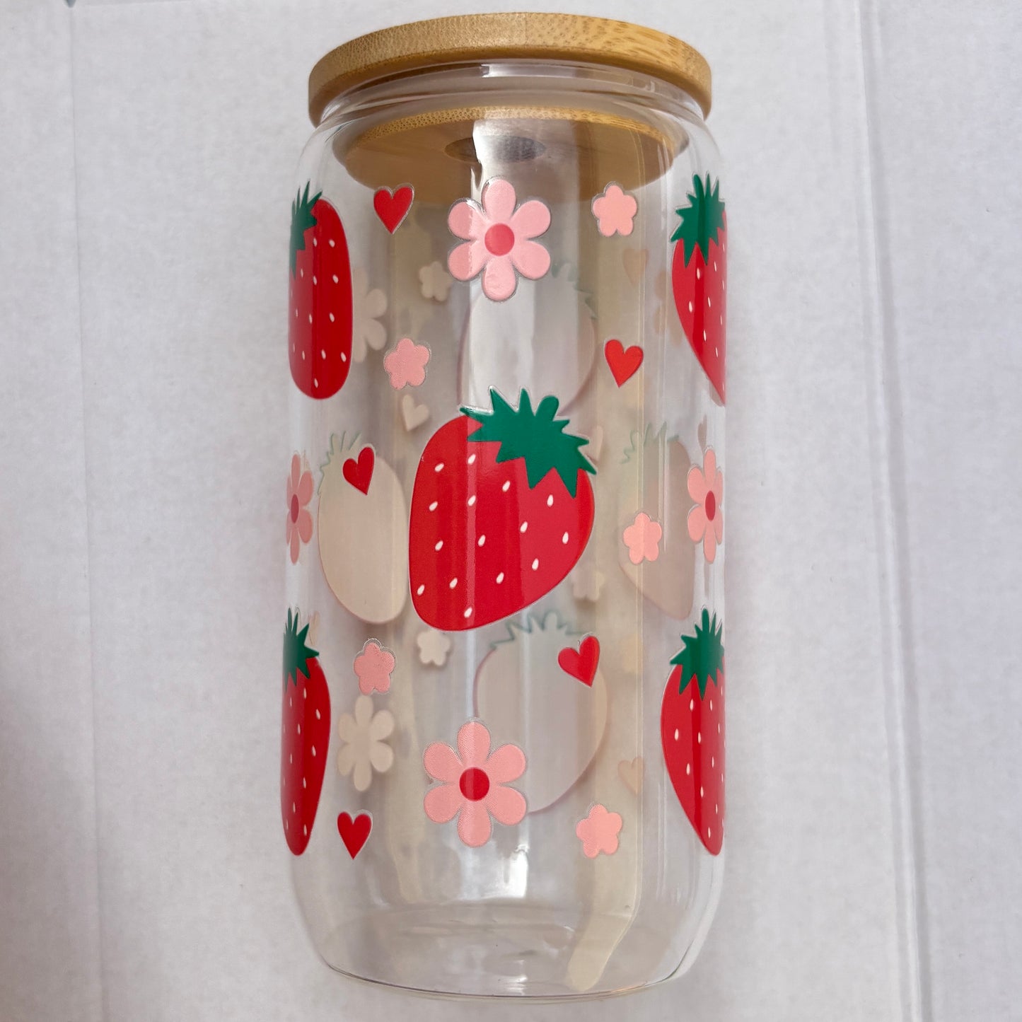 Glass tumbler with strawberry print bamboo lid